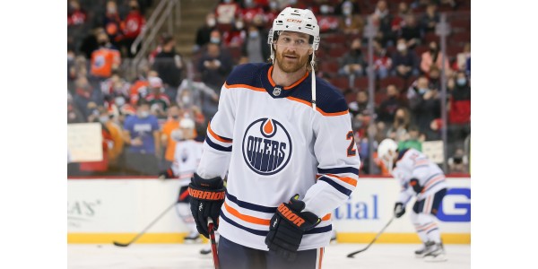 Duncan Keith hjelper Oilers med å nå spill 3 i serien