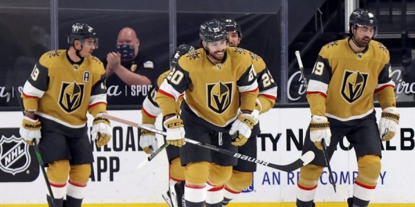 Max Pacioretty scoret to ganger for å hjelpe Vegas Golden Knights til å vinne