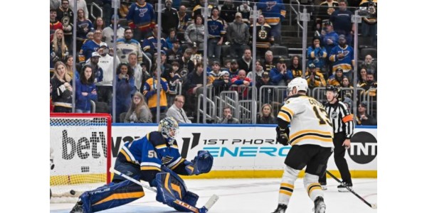 Boston Bruins blir 4. lag i NHL-historien som oppnår 60 seire