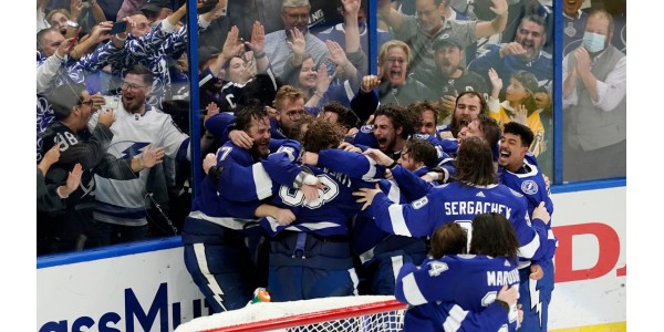 Tampa Bay Chargers beseirer Vegas Golden Knights