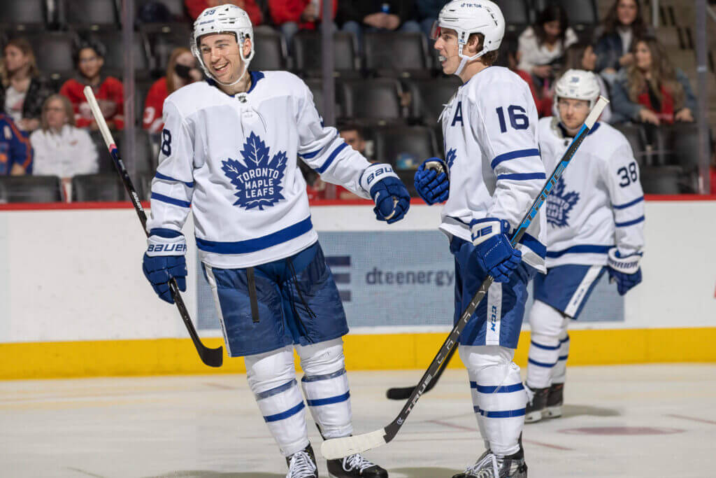 Marner fire mål og to assist hjelper Leafs til å vinne en flott kamp