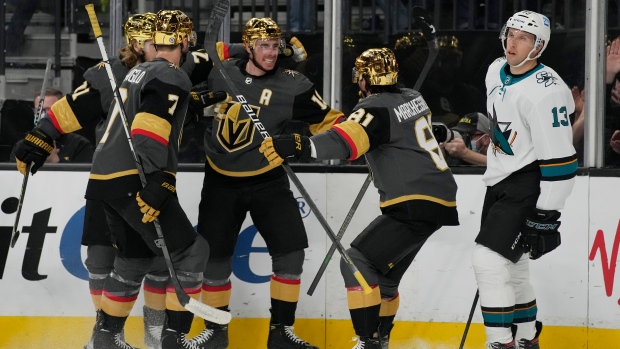 Reilly Smith leder Golden Knights til å vinne etter å ha scoret to mål